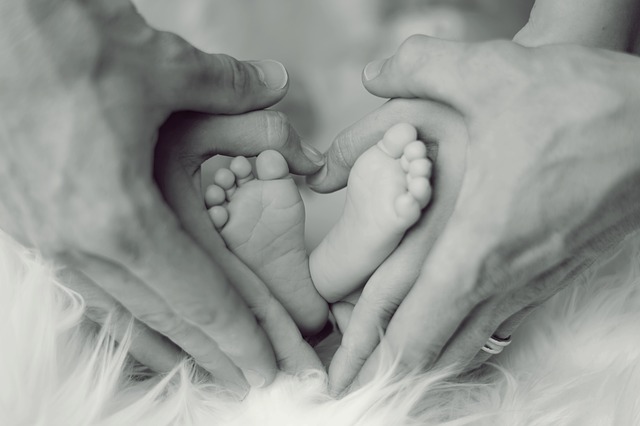 Egy újszülött érkezése nagymértékben felforgatja a pár vagy a család addigi életét.